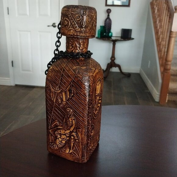 Vtg Miquel de Cervantes Handmade Etched Leather Wrapped Whiskey Bottle Decanter - Picture 2 of 10